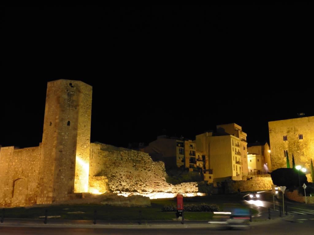 Acogedor Apartamento En El Corazon Medieval De Tarragona Apartment Bagian luar foto